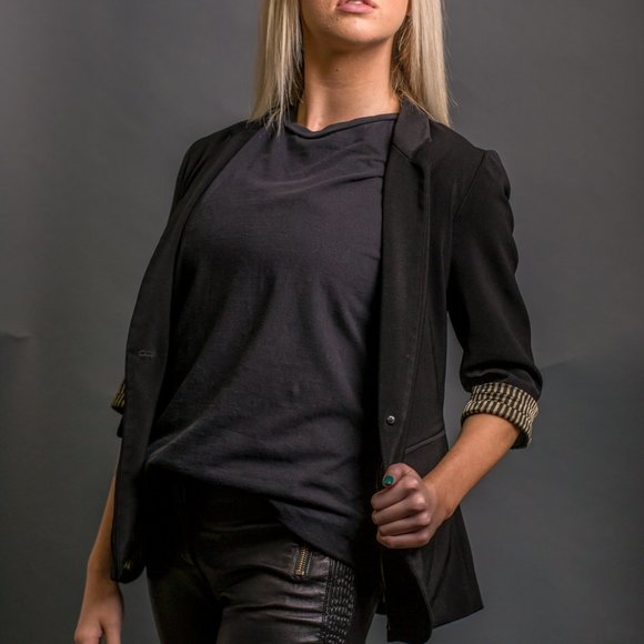 Black Blazer by Forever 21 - Picture 3 of 4